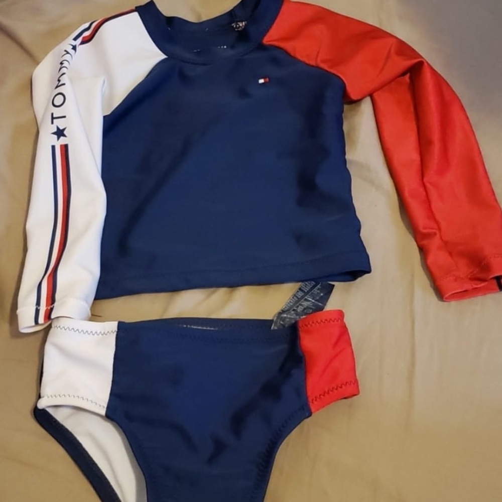 Tommy Hilfiger rash guard long sleeve bundle